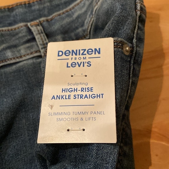 Women's Sculpting High-Rise Ankle Straight Jeans by DENIZEN from Levis®. - Picture 4 of 7